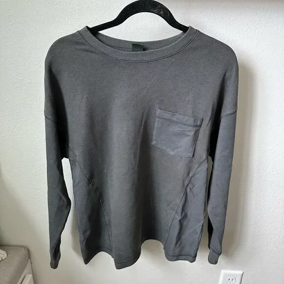 WOMENS OVERSIZED TOP SIZE SMALL - Picture 1 of 3